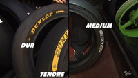 Dunlop affiche un code couleur pour ses pneus Moto2 et Moto3.