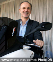Avec 3546 immatriculations, Peugeot Scooters affiche une baisse de -38,3% sur le marché français. Christian Sperandio, responsable des ventes Peugeot