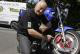 Vérifier et changer la batterie de sa moto