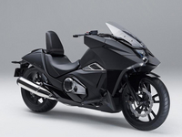 Honda NM4 Vultus : Une moto pour les non-motards
