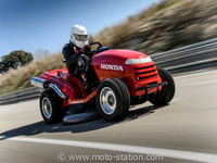 Insolite : Honda bat le record du monde de vitesse en tondeuse à gazon !