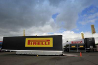 Donington Park aura droit à un nouveau pneumatique Pirelli de qualification
