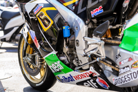 Tuto : Passer les vitesses sans embrayage à moto