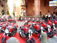 Vidéo Live Ducati Monster 821 : Arrivée dans le centre historique de Bologne