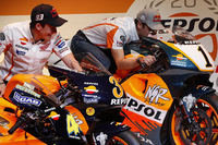 Marquez et Pedrosa avec les Honda 500 et MotoGP championnes du Monde