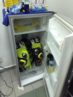 Sepang : Valentino Rossi range sa combinaison au frigo!