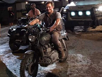 La Triumph Scrambler de Chris Pratt dans Jurassic Word mise aux enchères pour soutenir le Distinguished Gentleman's Ride