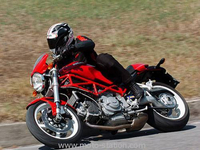 Avis Ducati Monster S2R : 2 soupapes pour les sensations !