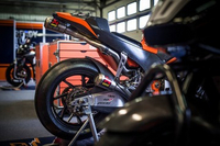 Tests KTM à Brno : communiqué et photos