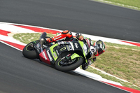 Pole position et record pour Tom Sykes, devant Alex Lowes