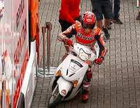 Márquez sur son scooter