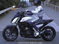 Honda Riding Assist Motorcycle : La voici en action !