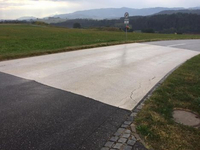Un revêtement routier à Autigny (Fribourg) provoque des chutes de motards à répétition