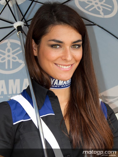 Umbrella girl motogp  catalogne 