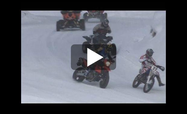 video moto pneus cloutés
