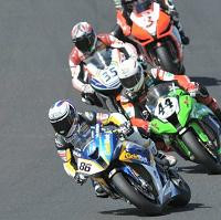 Une seule course avec ravitaillement plutôt que deux manches