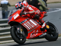 Selon Pernat, chez Ducati, on serait prêt à faire une offre à Stoner et Rossi pourrait payer l'addition !