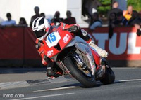 Cybermotard, John Mc Guiness décroche la pole position du superbike au Tourist Trophy 2012