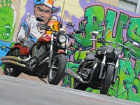 Comparatif Triumph Thunderbird Storm vs Victory Judge