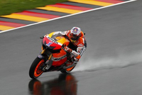 Casey Stoner : en panne puis en pole