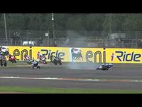 Vidéo Superbike Silverstone 2012 : Baz et Guintoli, rois de la pluie