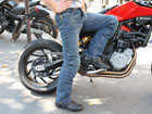Guide équipement moto : 10 pantalons jeans renforcés de 77 € à 299 €