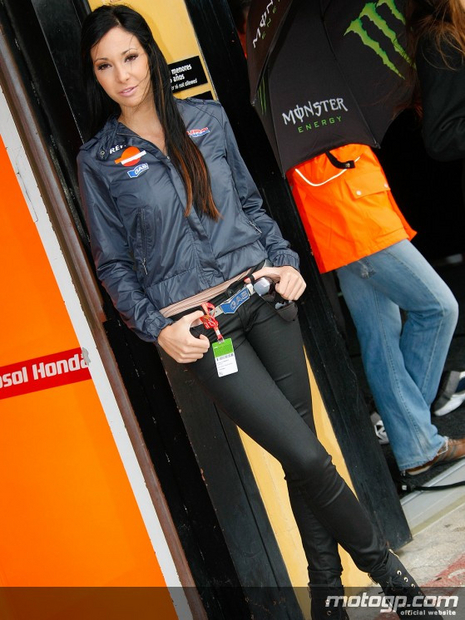 Paddock girl du motogp Valence 2012