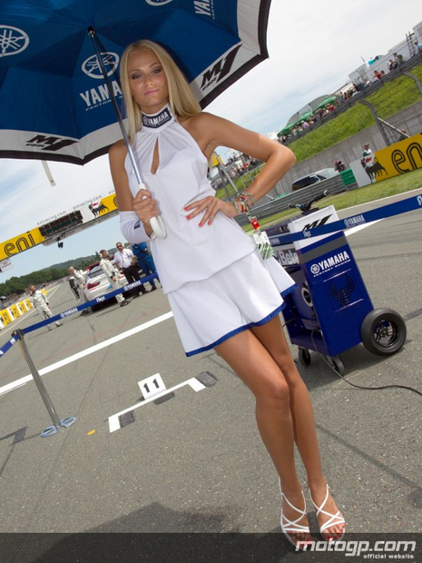 Paddock girl du motogp sur le circuit du Sachsenring 2012