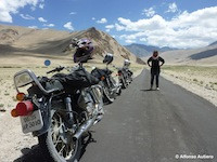 Les routes de l'Himalaya à bord d'une Royal Enfield