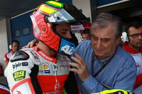 L'opération d'Andrea Iannone s'est bien déroulée. Il devrait être au Mans