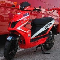 Ducati Corse roule en Rieju RS50LC Sport