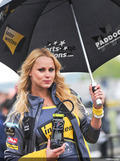 Fille des paddocks du grand prix moto sur le circuit Bugatti 2013