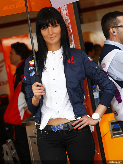 Umbrella girl du motogp Mugello 2013