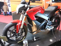 Vidéo Salon de la Moto Paris 2013 : Zero Motorcycles SR, 164 km/h et jusqu'à 220 km d'autonomie