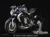 News moto 2014 : MV Agusta Brutale 800 Dragster, l'anti Ducati Diavel ?